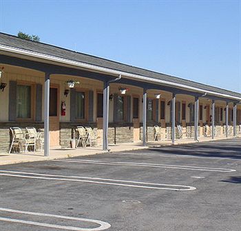 Travelodge By Wyndham Strasburg/Lancaster Amish Country Dış mekan fotoğraf