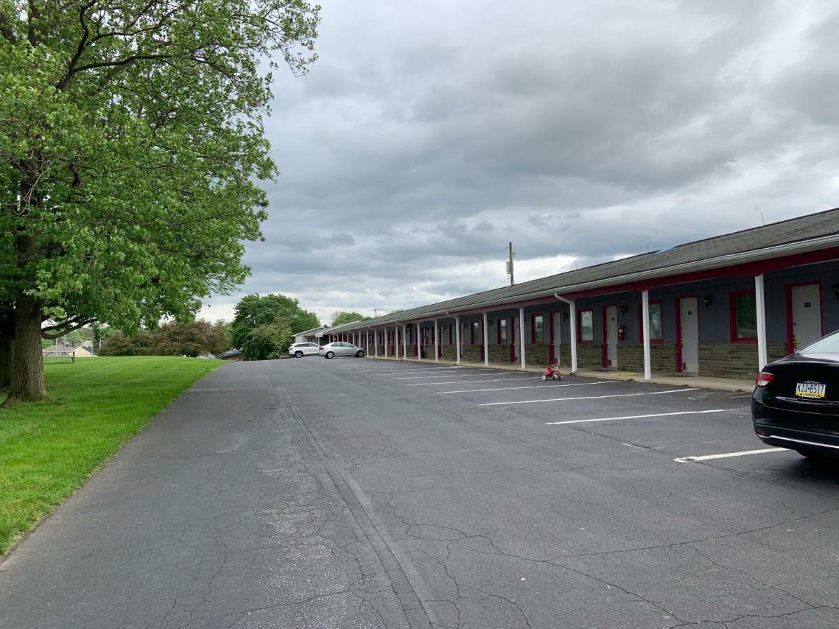 Travelodge By Wyndham Strasburg/Lancaster Amish Country Dış mekan fotoğraf